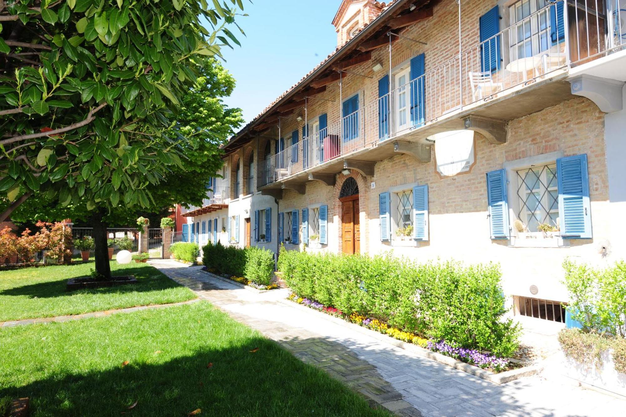 La Madernassa Resort - Casalora Dimora Storica Di Charme Guarene ภายนอก รูปภาพ